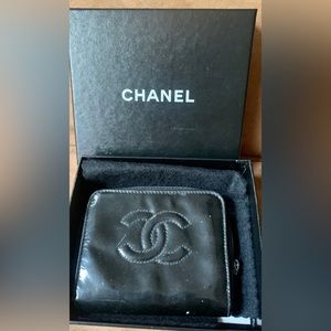 EUC Vintage Chanel Wallet (missing zipper pull ) Authentic
